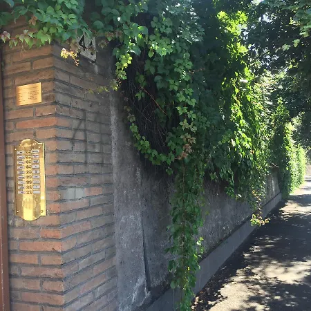 Colosseo Apt. *